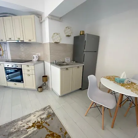 Luxury Solid Butoaie Apartment Mamaia